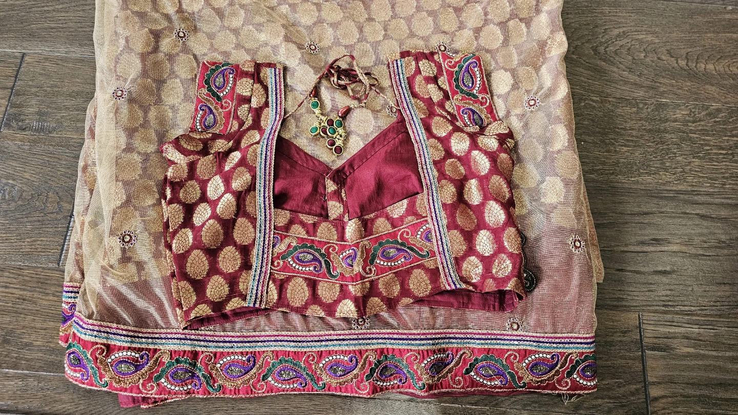 Beautiful two tone maroon and cream saree with half net. - photo 2