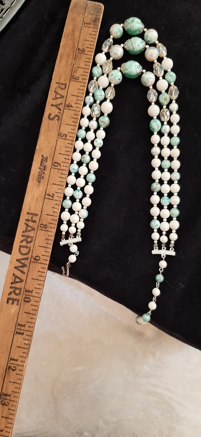 Vintage Necklace with matching clip earring sets. - photo 4