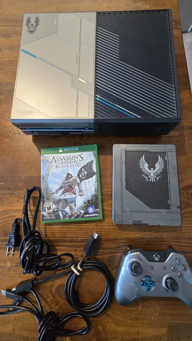 Xbox One Halo 5 Limited Edition Console Bundle
