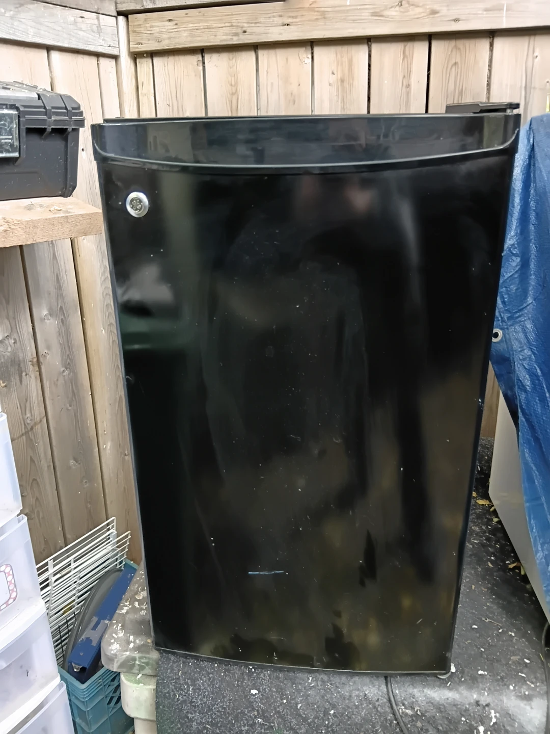 GE Compact Mini Fridge NO WORKING