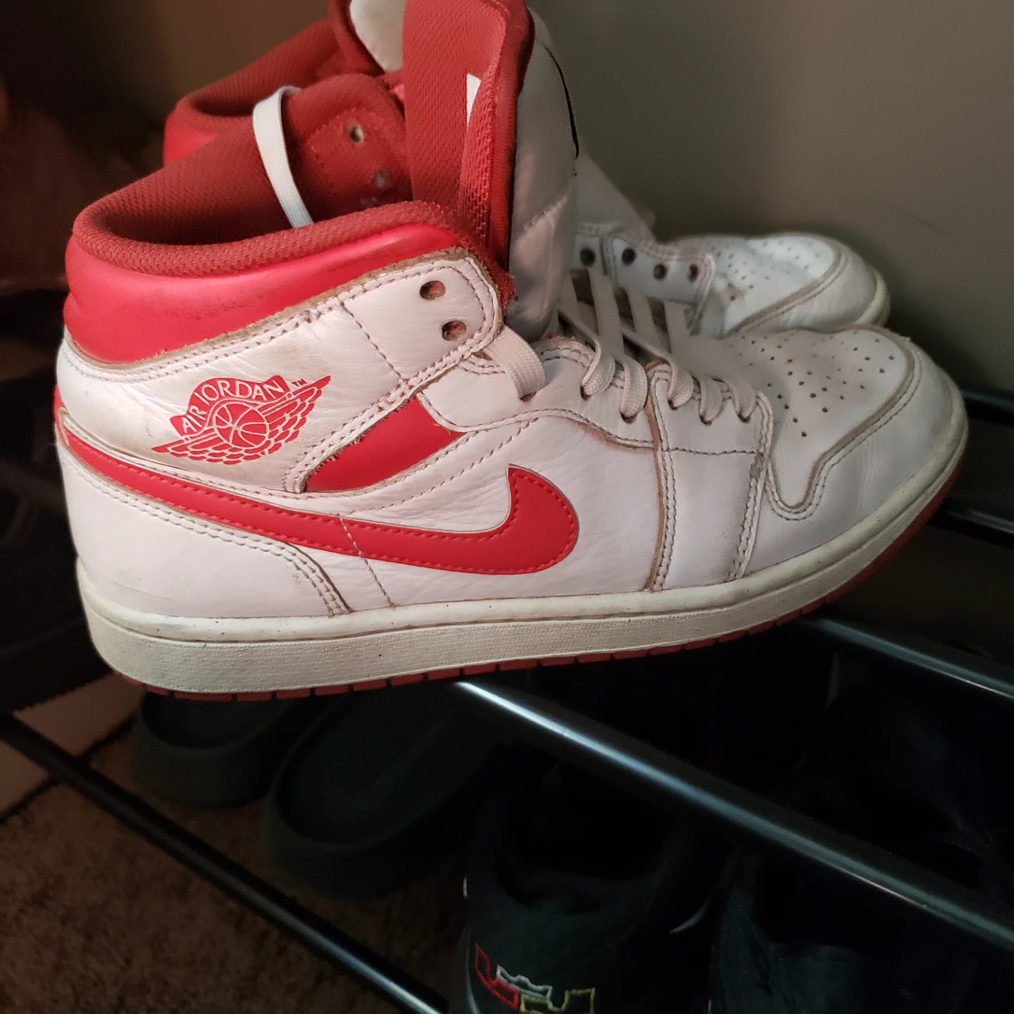 🏈Nike Air Jordan 1 Mid White and Red