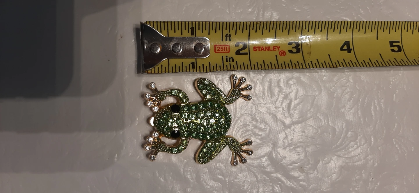 Gold tone Frog Brooch with green stones. - photo 5