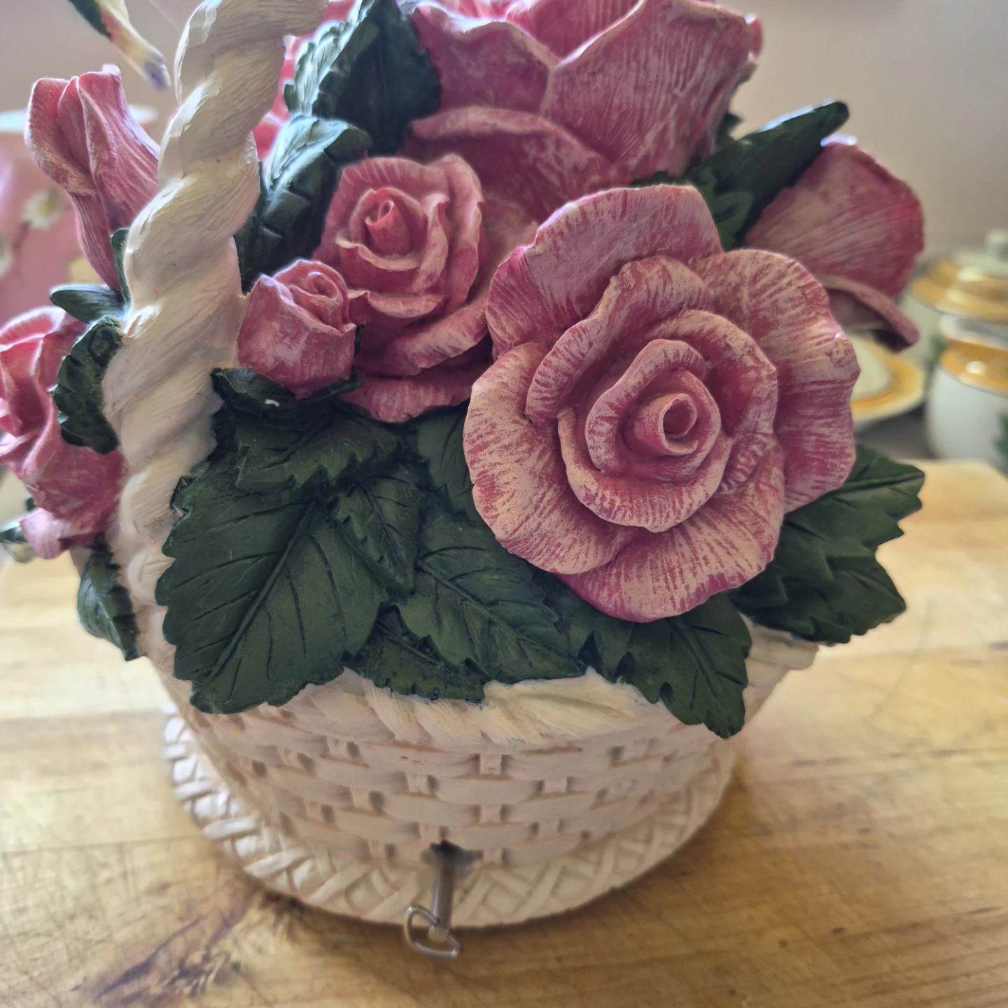 Rose Basket Music Box with Hummingbird - photo 3