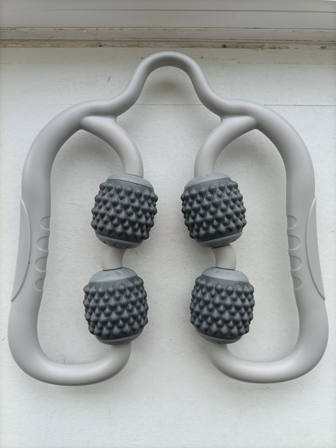 🏈Manual Spiky Leg Roller Massager