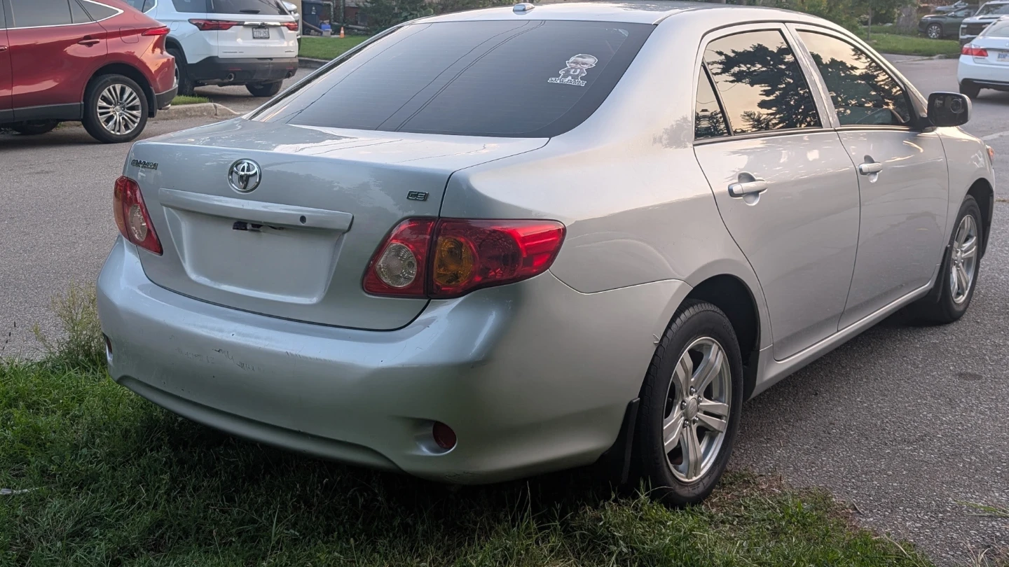2010 Toyota Corolla CE | 265,990 km | Well Maintained - photo 4