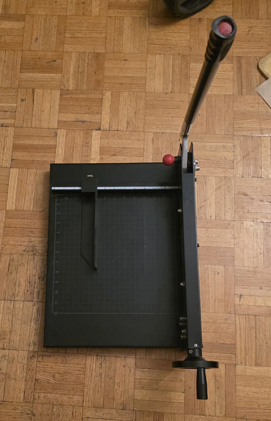 QCM-1200E Heavy-Duty Paper Cutter