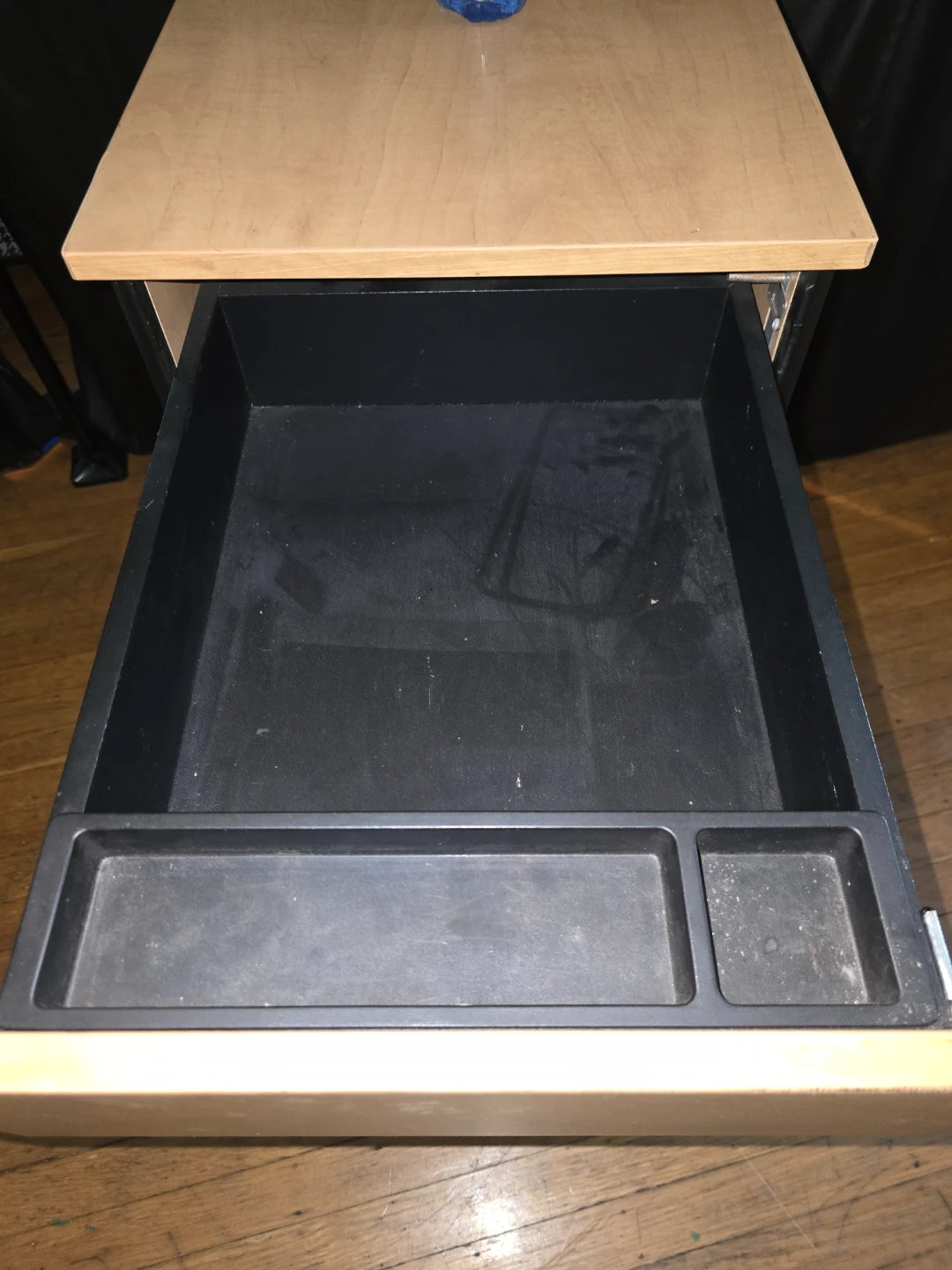 3-Drawer Filing Cabinet - photo 3