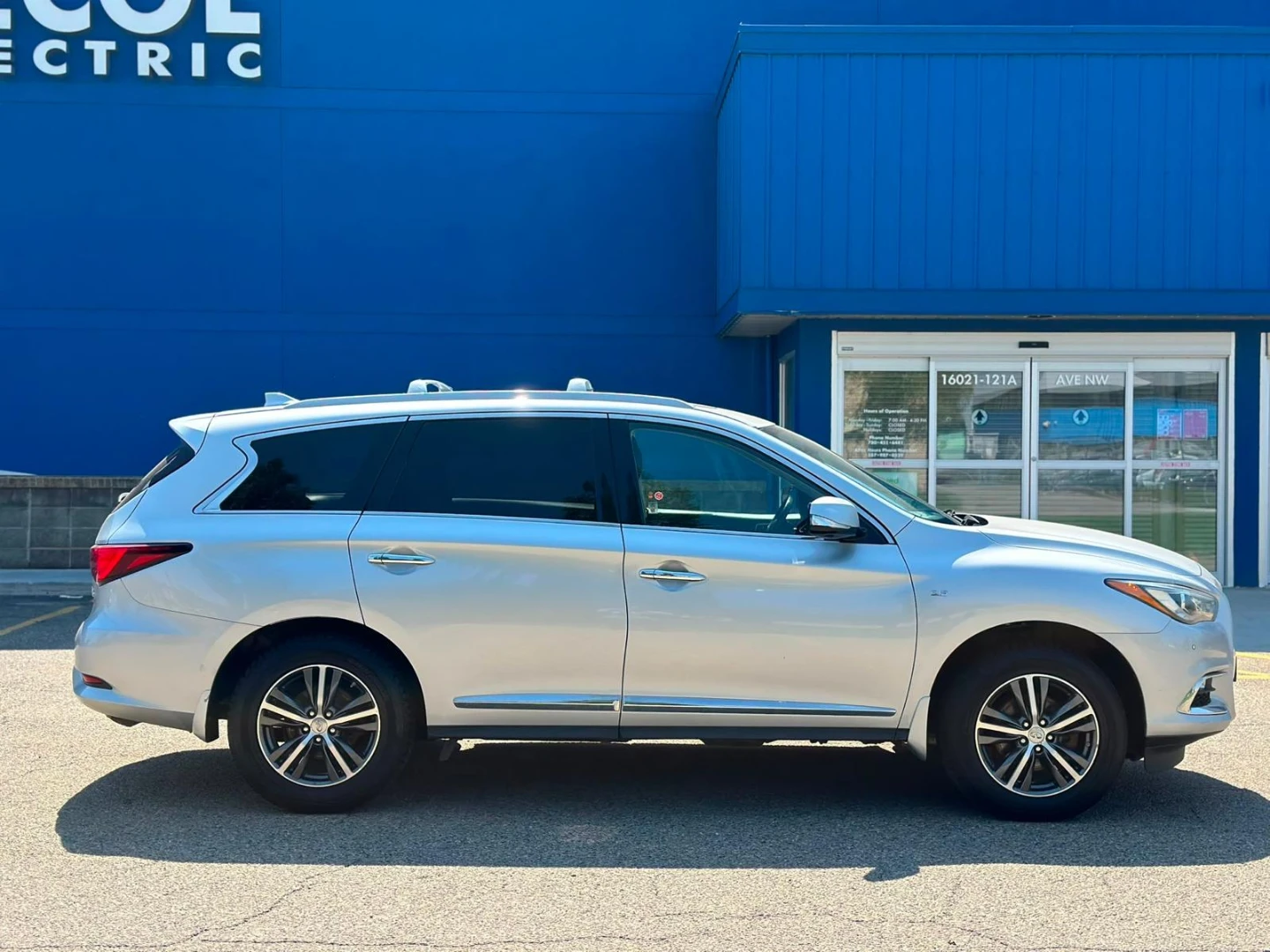 2018 Infiniti QX60 — AWD — FULLY LOADED!