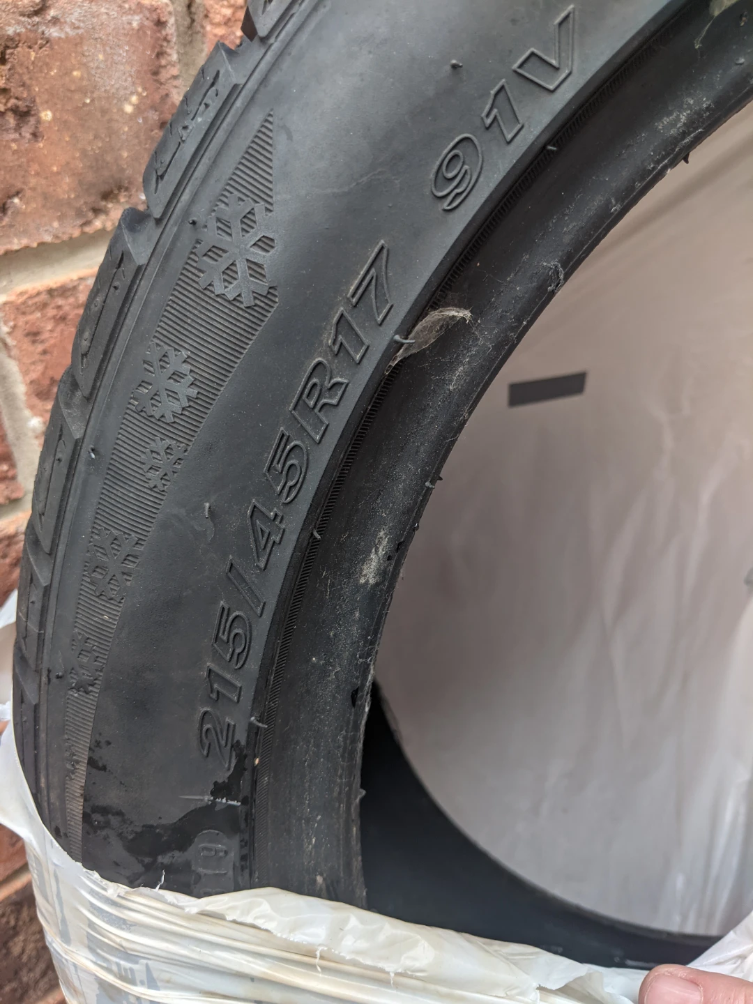 Set of 4 Nexen 215/45R17 Winter Tires - photo 2