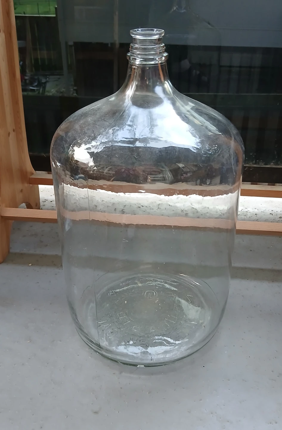 Two Vintage 6.5 /6 Gallon Glass Carboys - photo 2