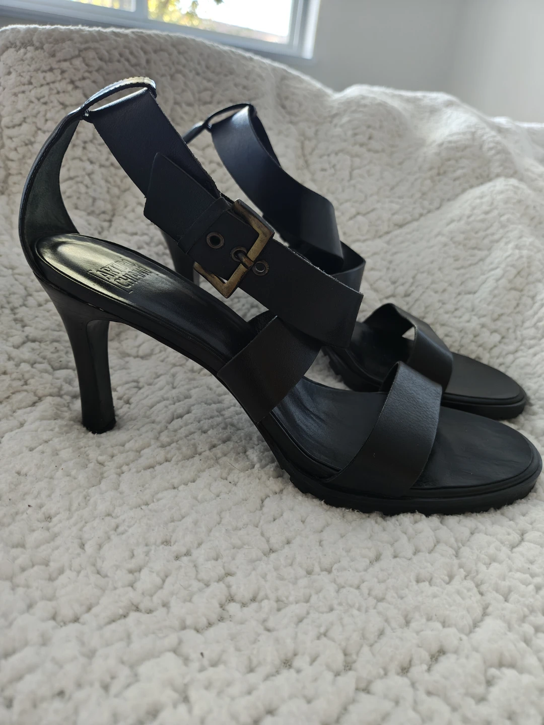 Arturo Chiang Black Leather Heels - photo 3