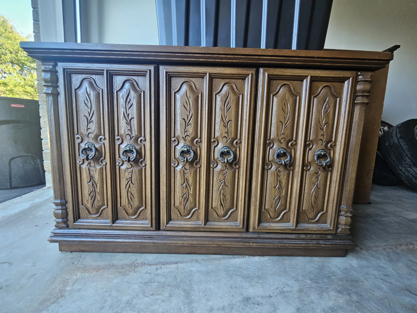 Vintage Oak China Cabinet - photo 2