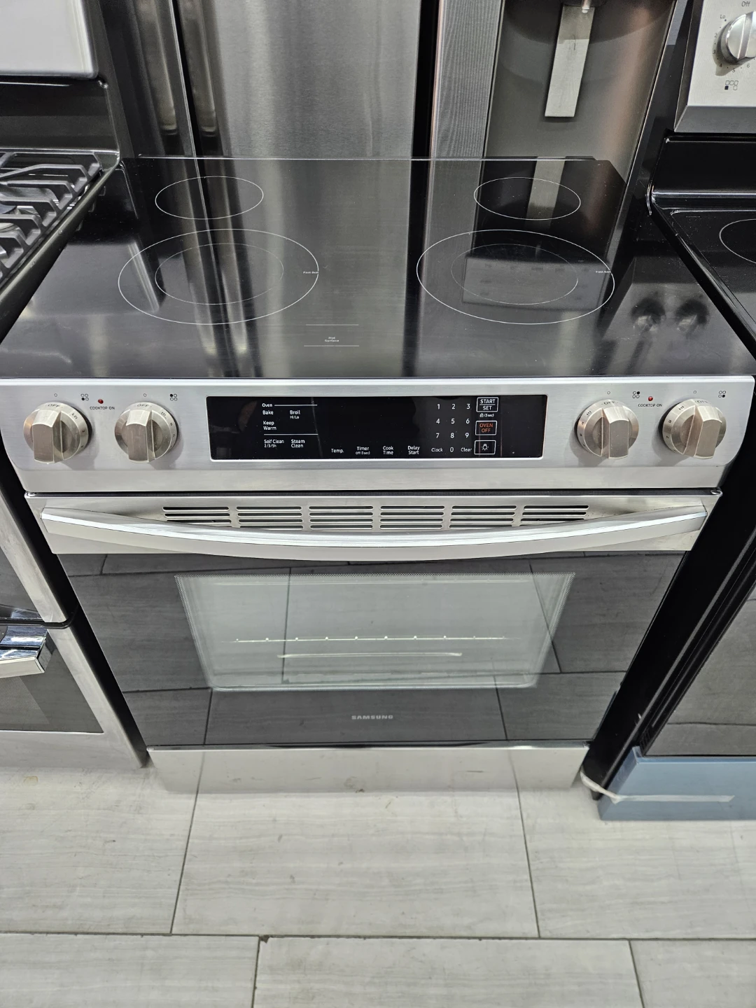 GE Gas Range with Griddle - photo 3