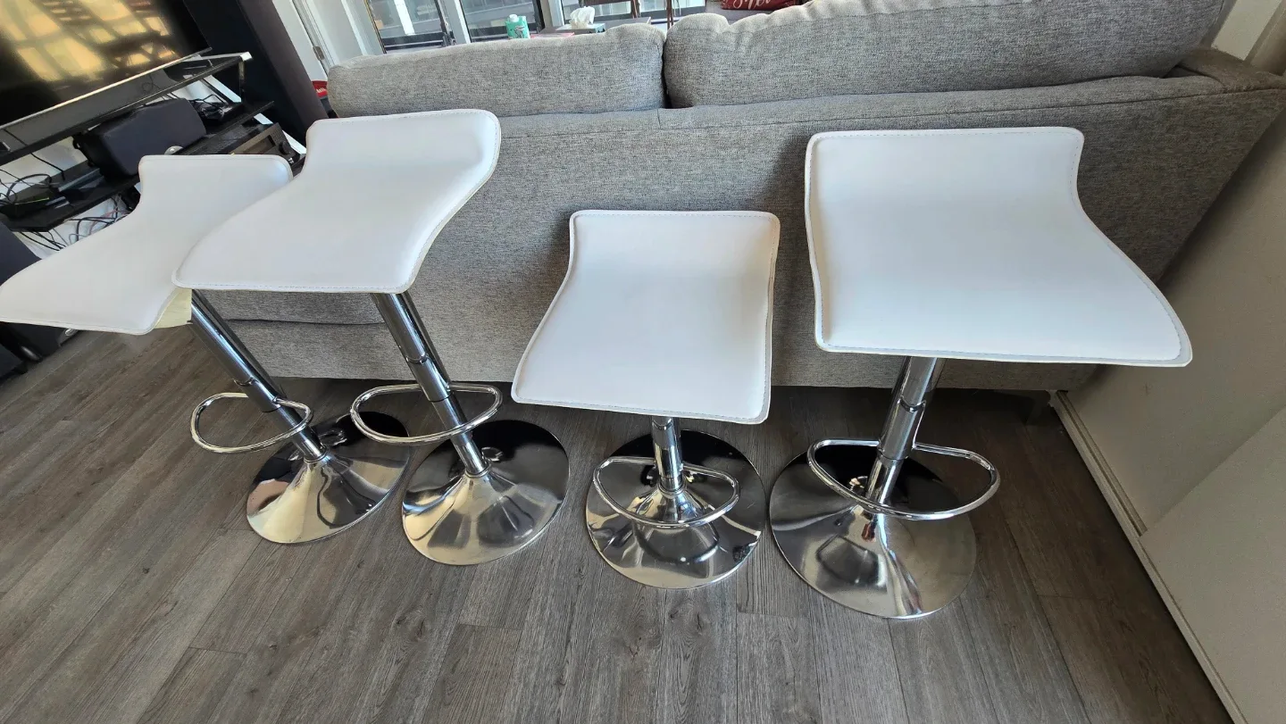 Set of 4 White Adjustable Bar Stools