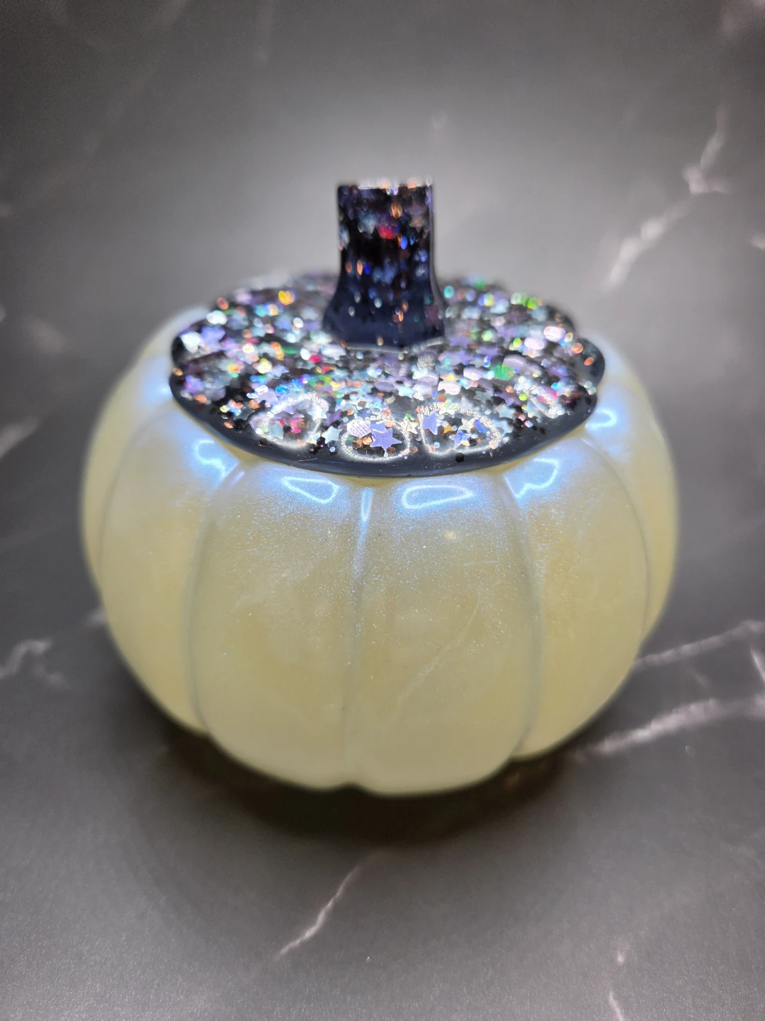 Resin Pumpkins and Skull - photo 3