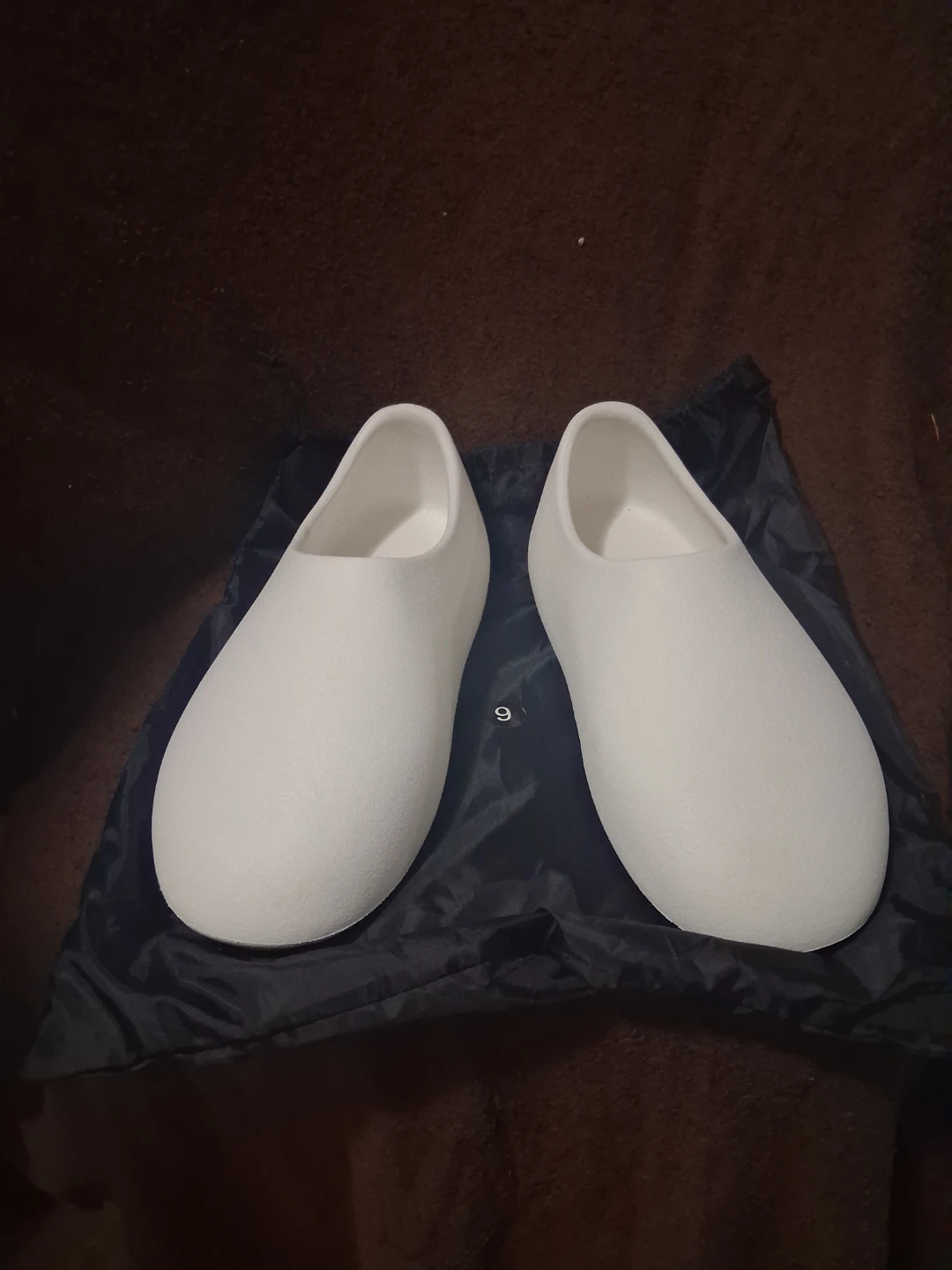 Yeezy sl-01 white size 9