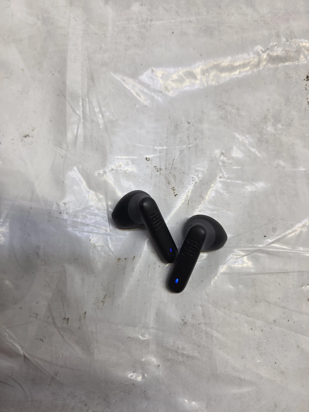 JBL Wireless Earbuds with Charging Case - photo 2