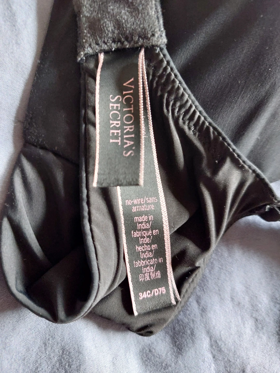Victoria's Secret Black No-Wire Bra 34C - photo 3