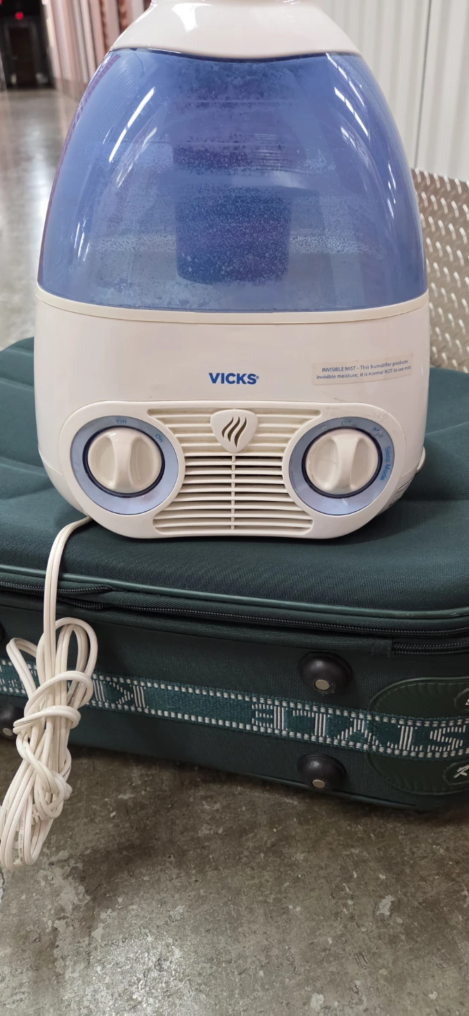 Vicks Invisible Mist Humidifier - photo 2