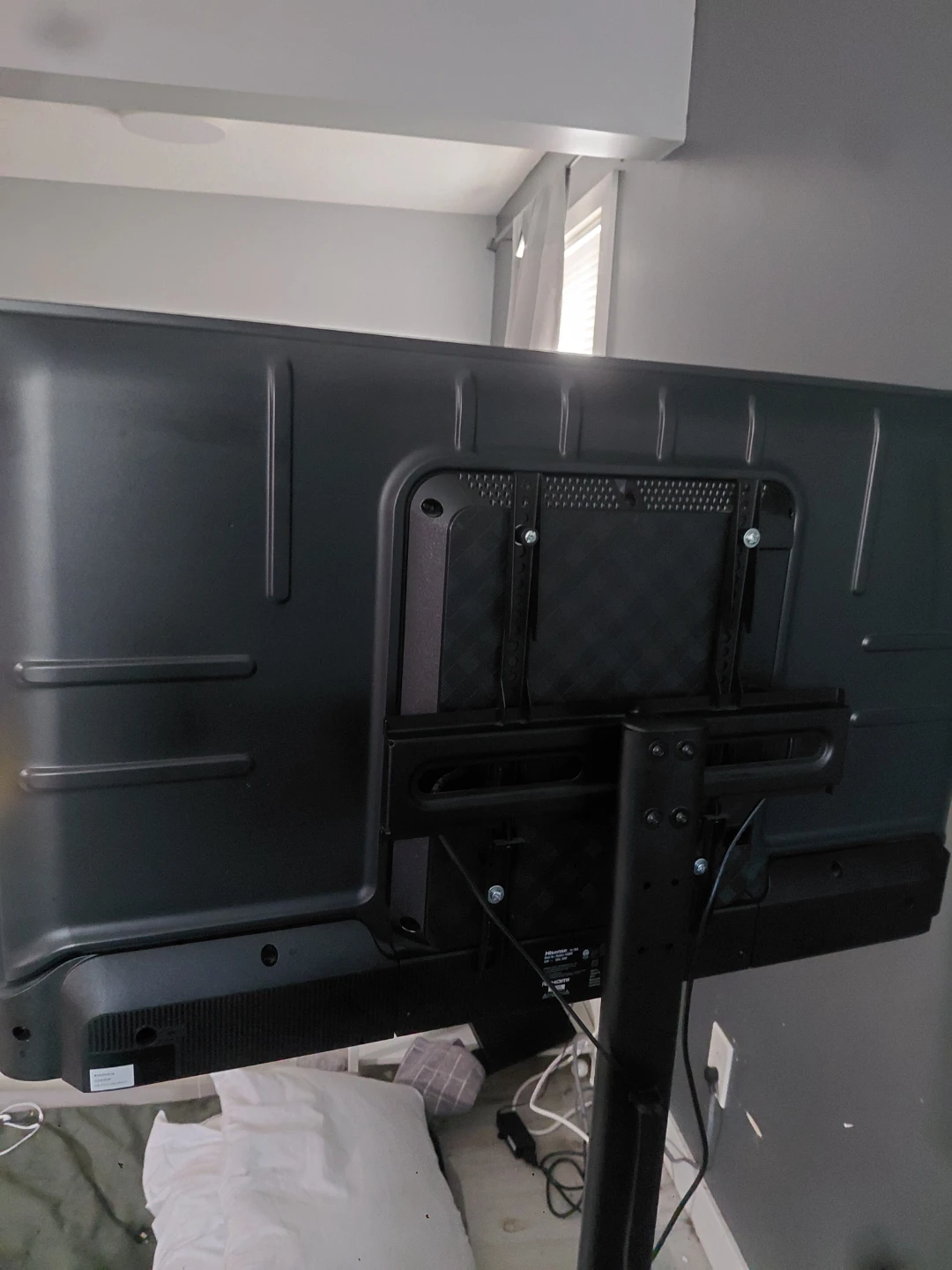 Hisense 43 inch 4k smart tv with stand - photo 2