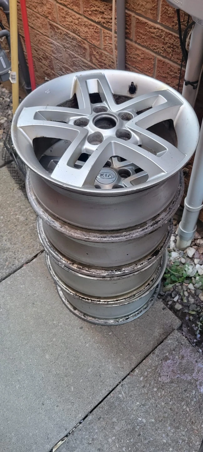 Set of 4 Kia 16" Alloy Rims - photo 2