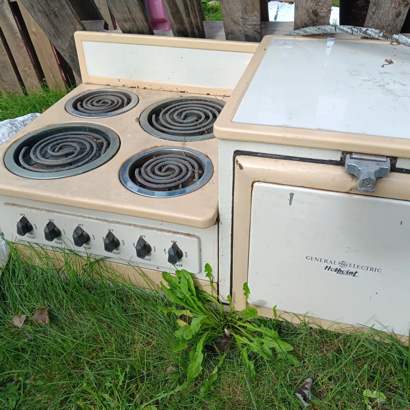 Vintage General Electric Hotpoint Toy Stove🏈