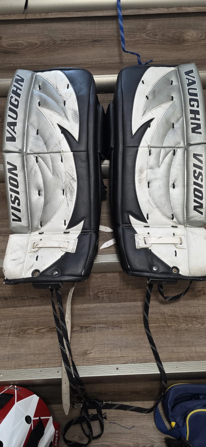Vaughn VPX 700 Goalie Leg Pads 25"
