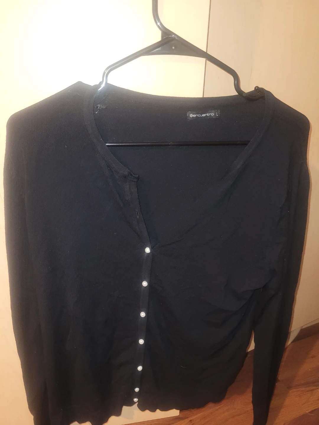 Med-large cardigan with faux pearl buttons