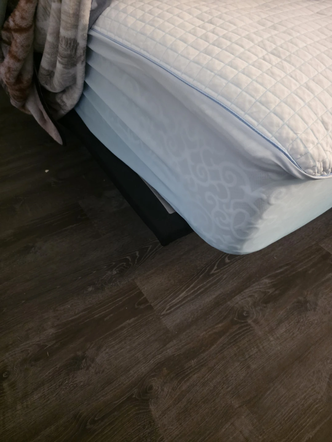 Queen Size Mattress and electric based - photo 3