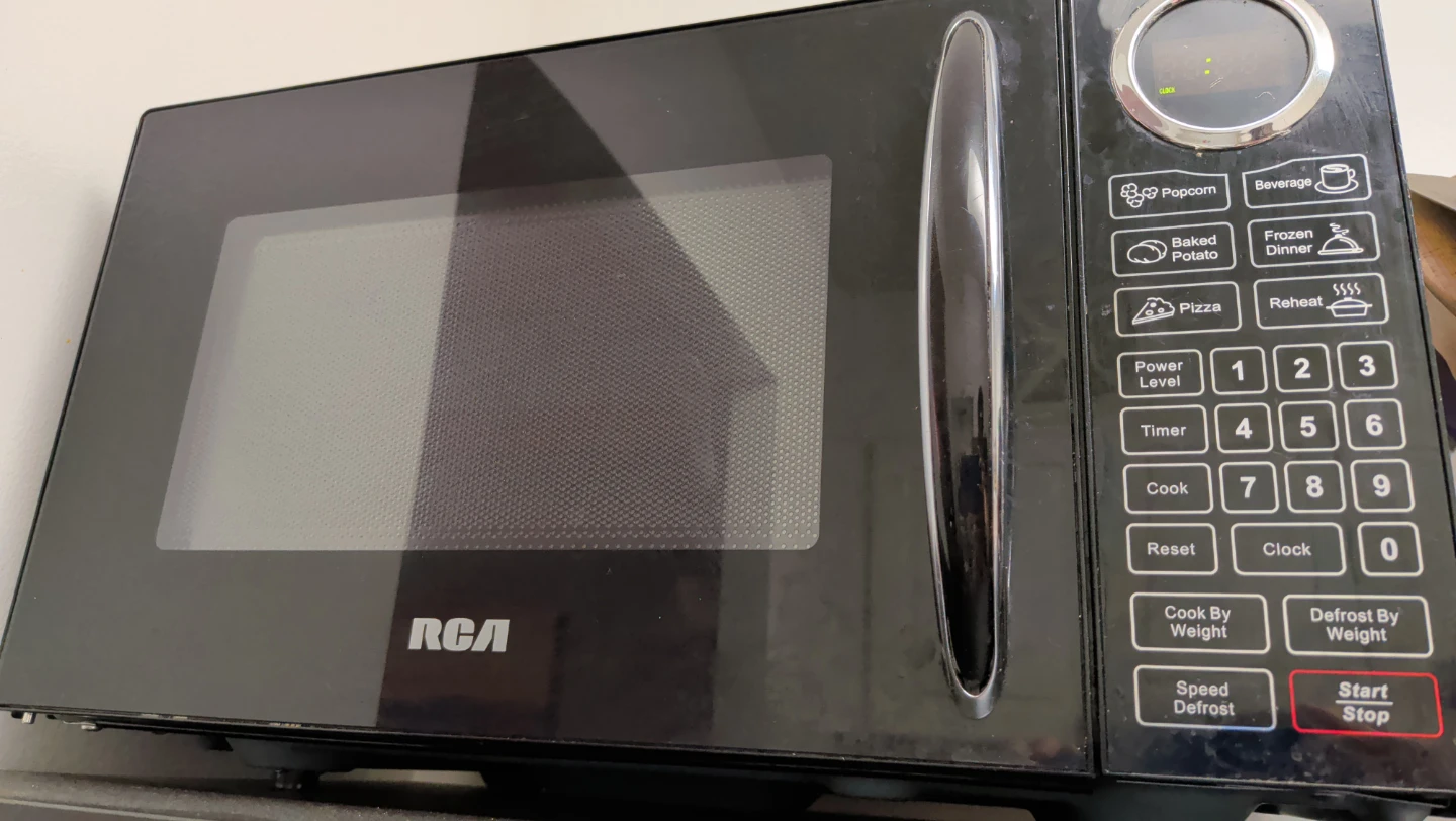 RCA Microwave Oven - photo 3