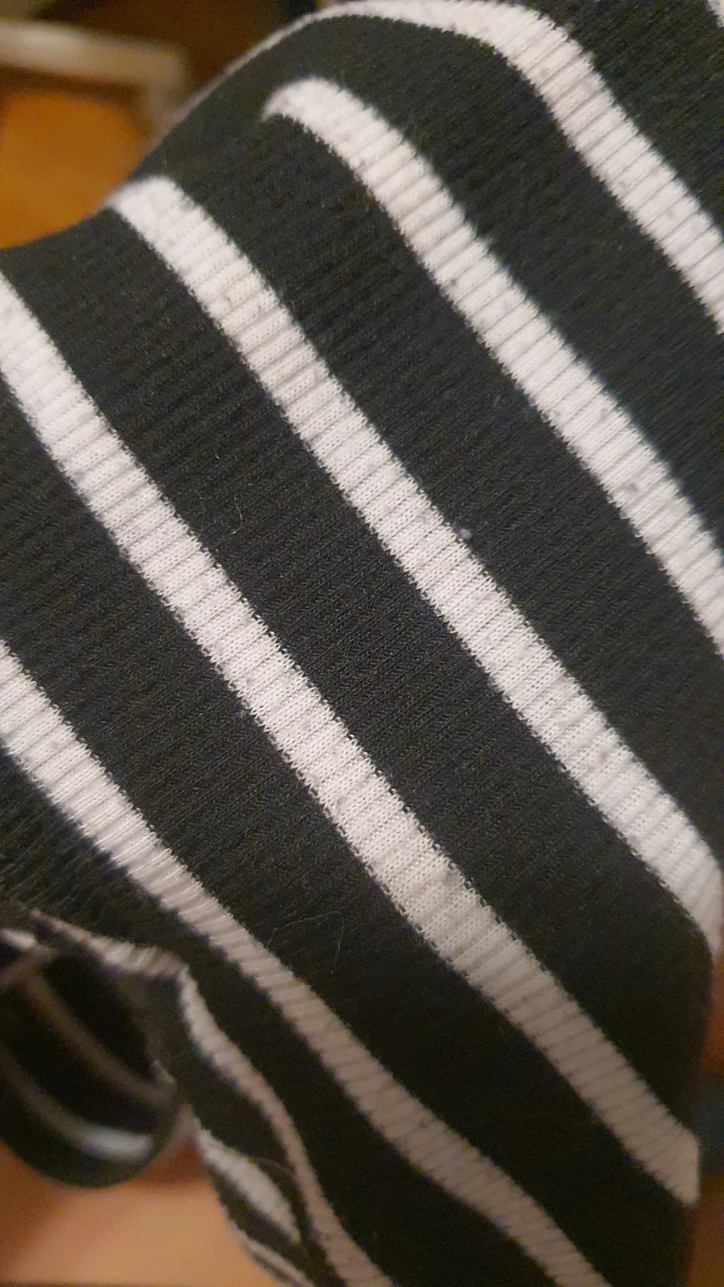 J.o&co Black and White Striped Long Sleeve Crop Top - photo 3