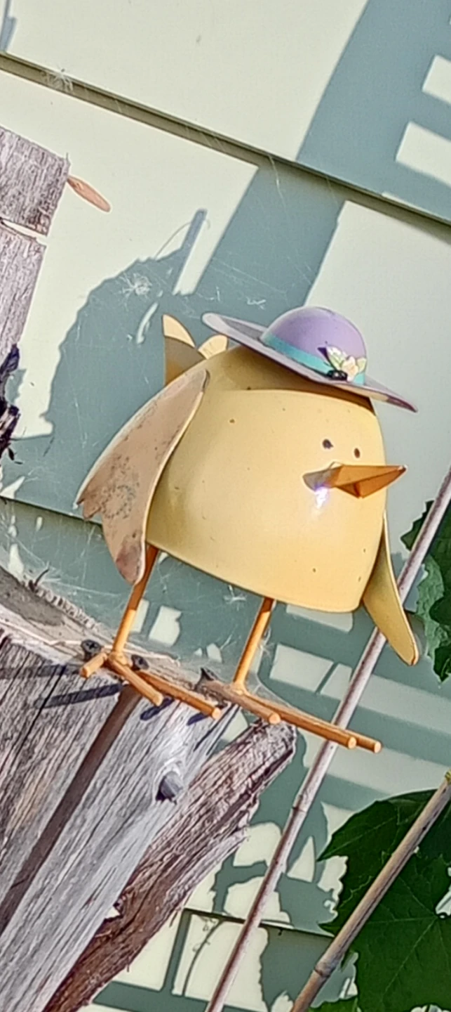 Wind Effect Moving Metal Bird Decoration