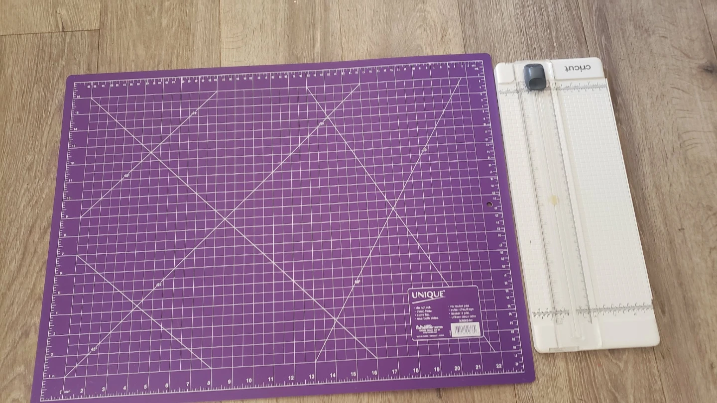 Cricut Paper Cutter, Mat, and Vinyl Roll Bundle