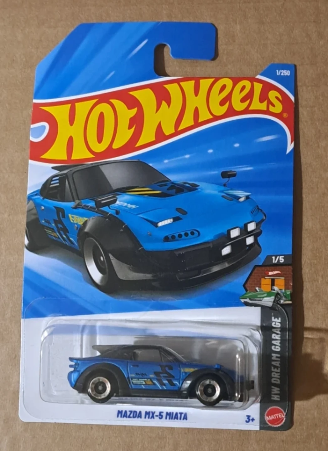 Hot Wheels Mazda MX-5 Miata Dream Garage