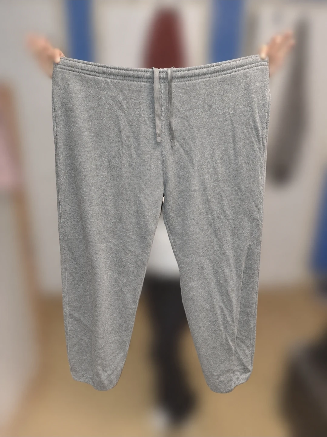 Grey sweatpants - Size Medium - photo 2