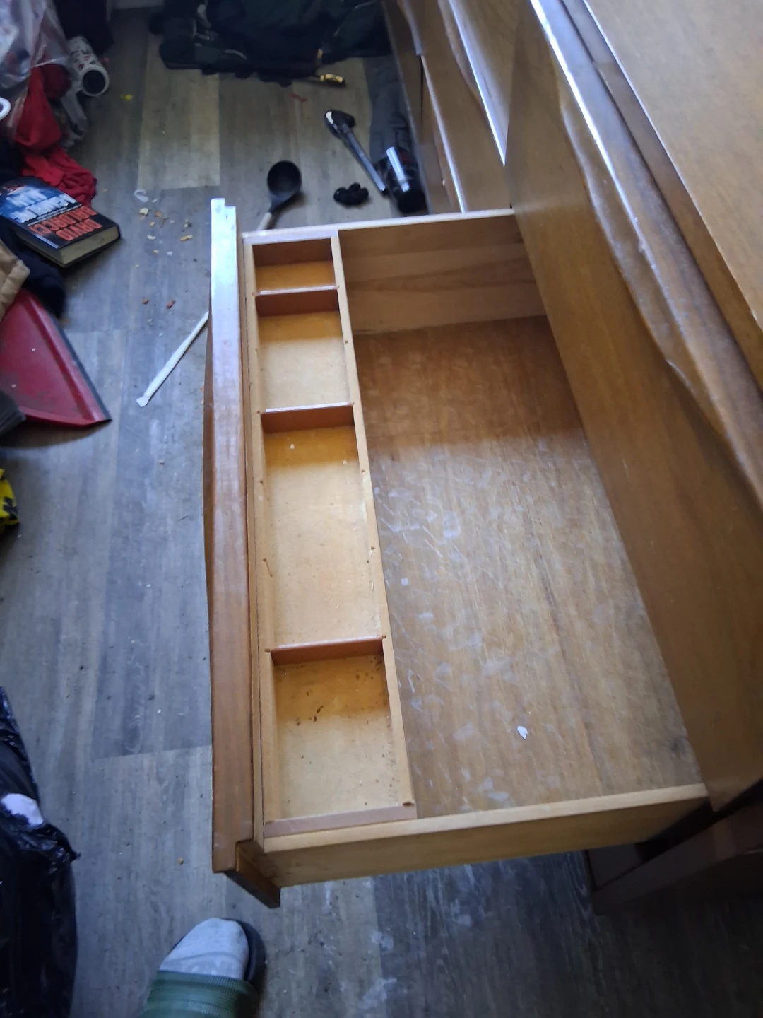 Vintage Mid-Century Wooden Dresser - photo 2