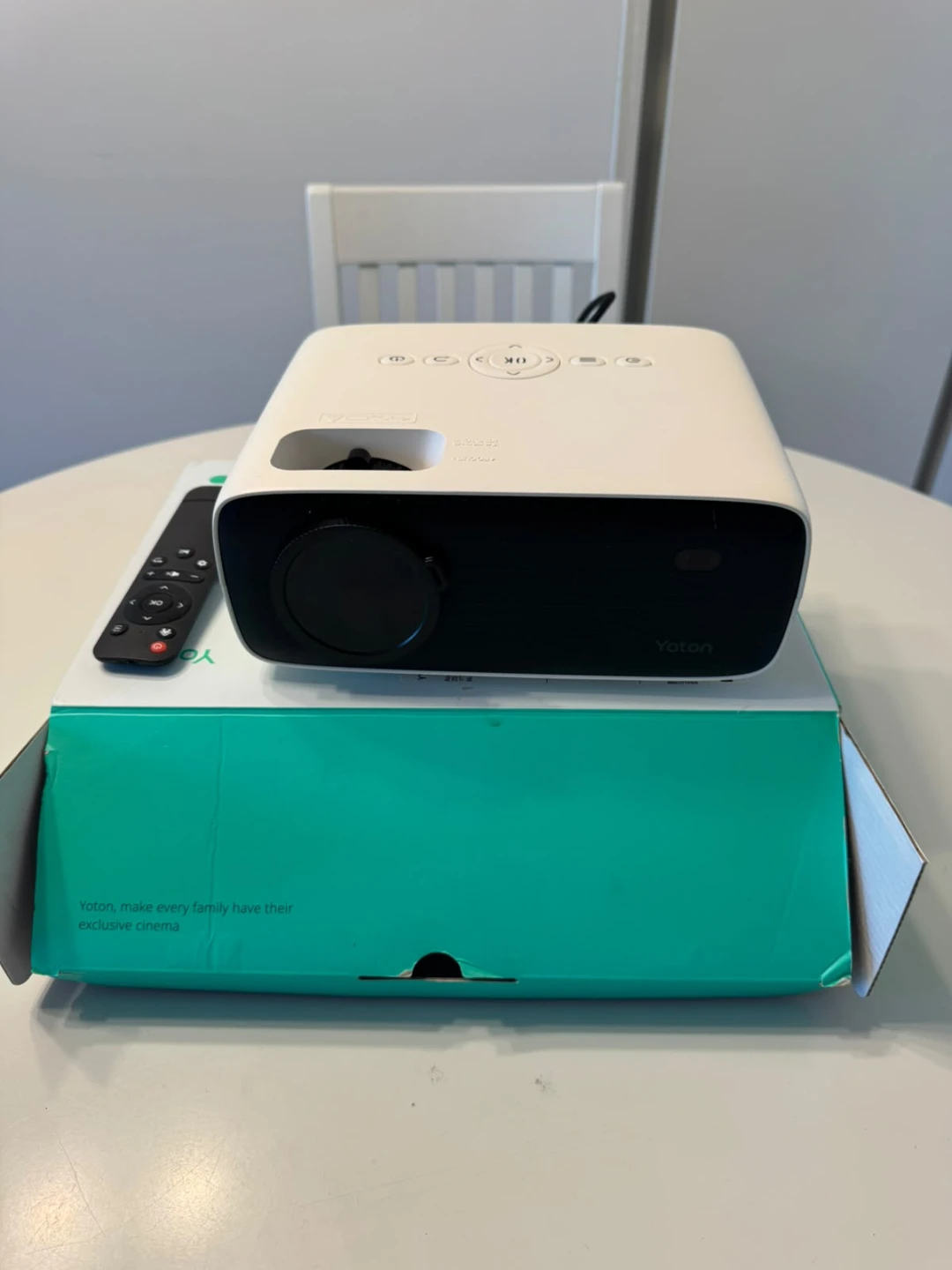 Yoton Video Projector
