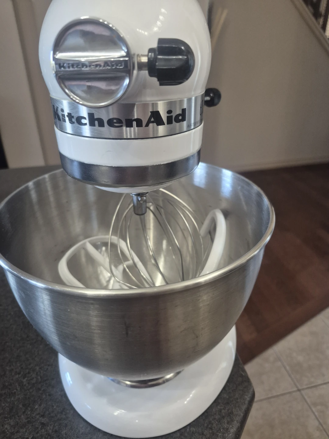 KitchenAid Classic Stand Mixer excellent condition - photo 3