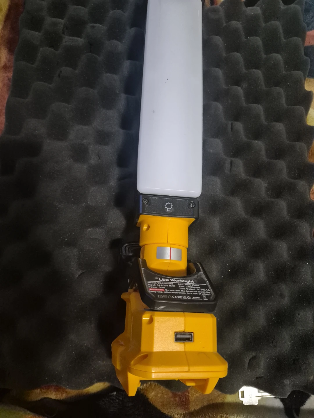 LED Worklight Model YX-20W-003 - photo 2