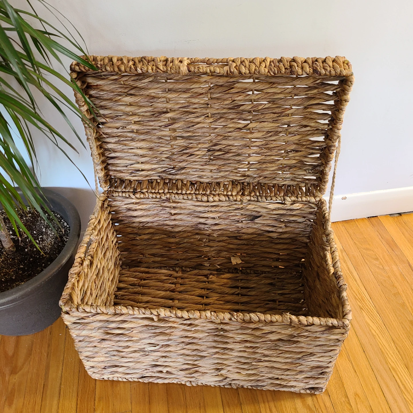 Woven Seagrass Storage Basket with Lid - photo 2