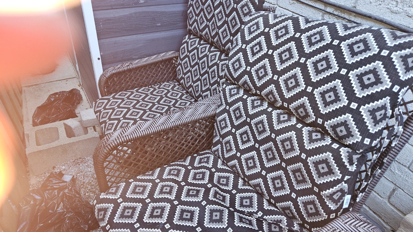 2 outdoor chairs with cushion - photo 2