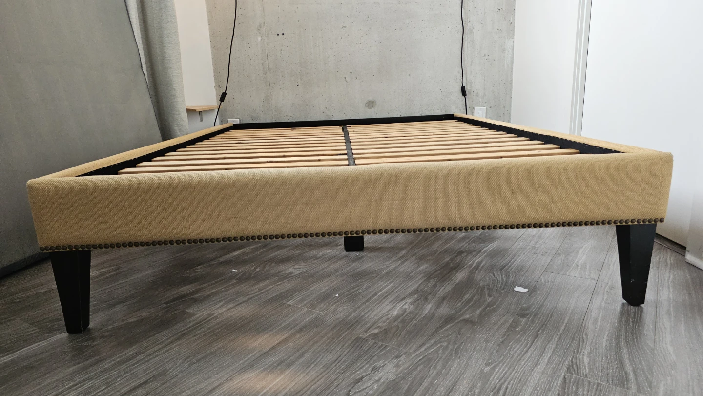 Soild wood  Bed Frame, double size - photo 3