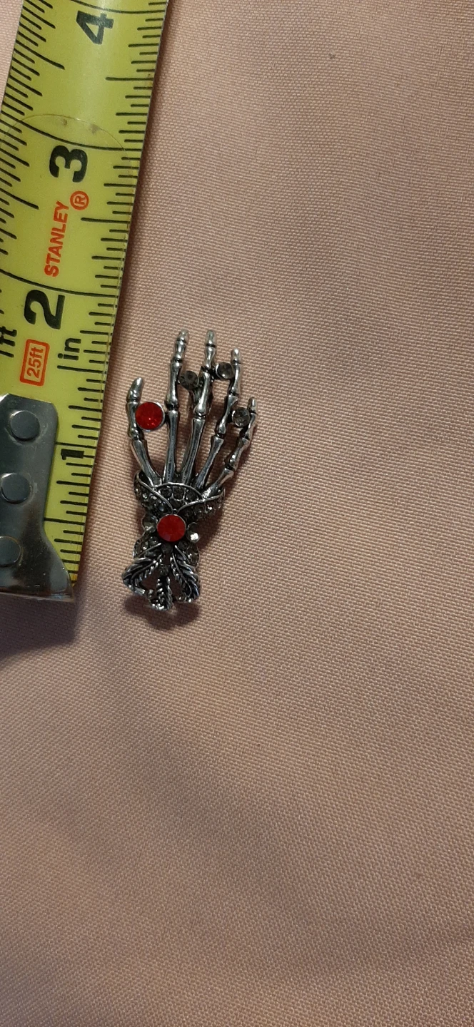 Skeleton Hand Brooch - photo 2