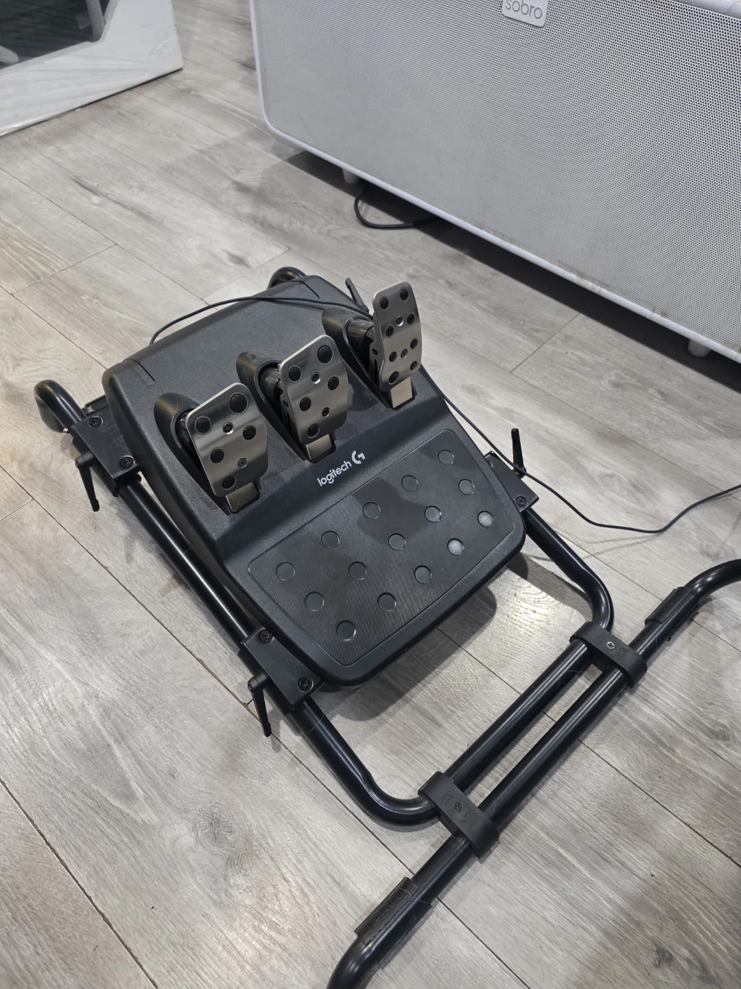 Next Level Racing Cockpit with Logitech G Racing Wheel - photo 4