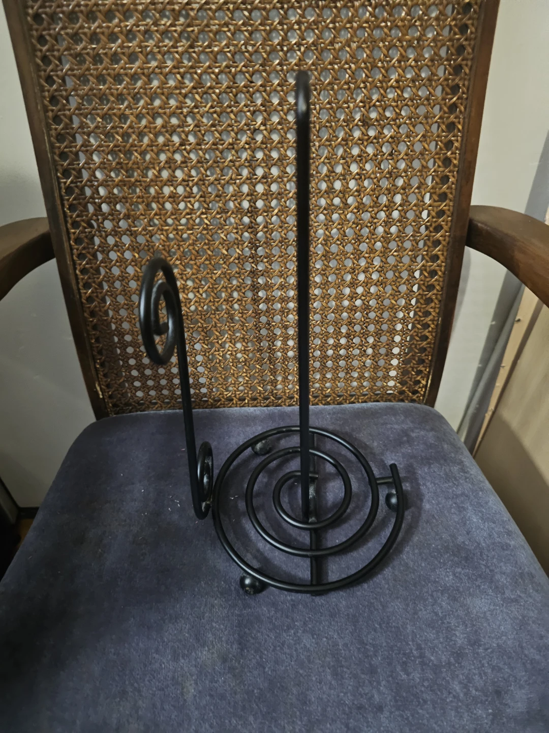 Black Metal Paper Towel Holder - photo 2