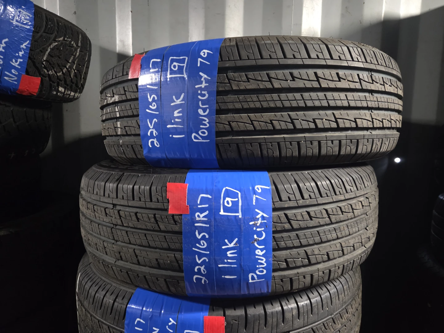 Pair of Ilink Powercity 79 Tires 225/65R17