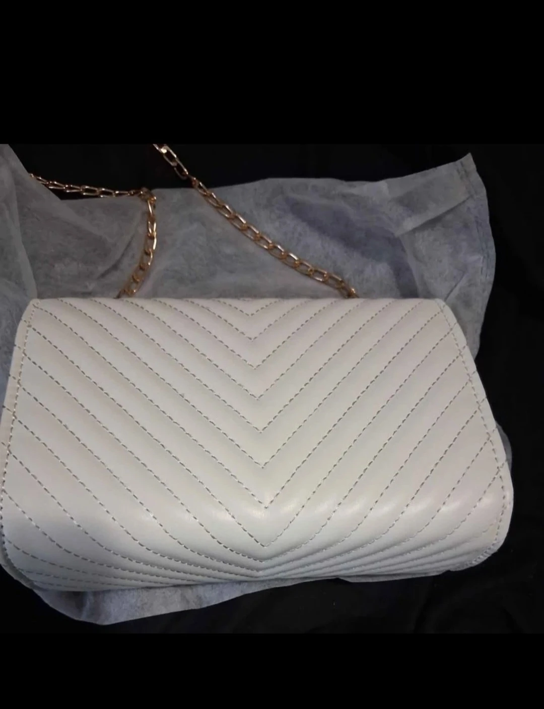 White Shoulder Bag with Gold Chain - photo 2