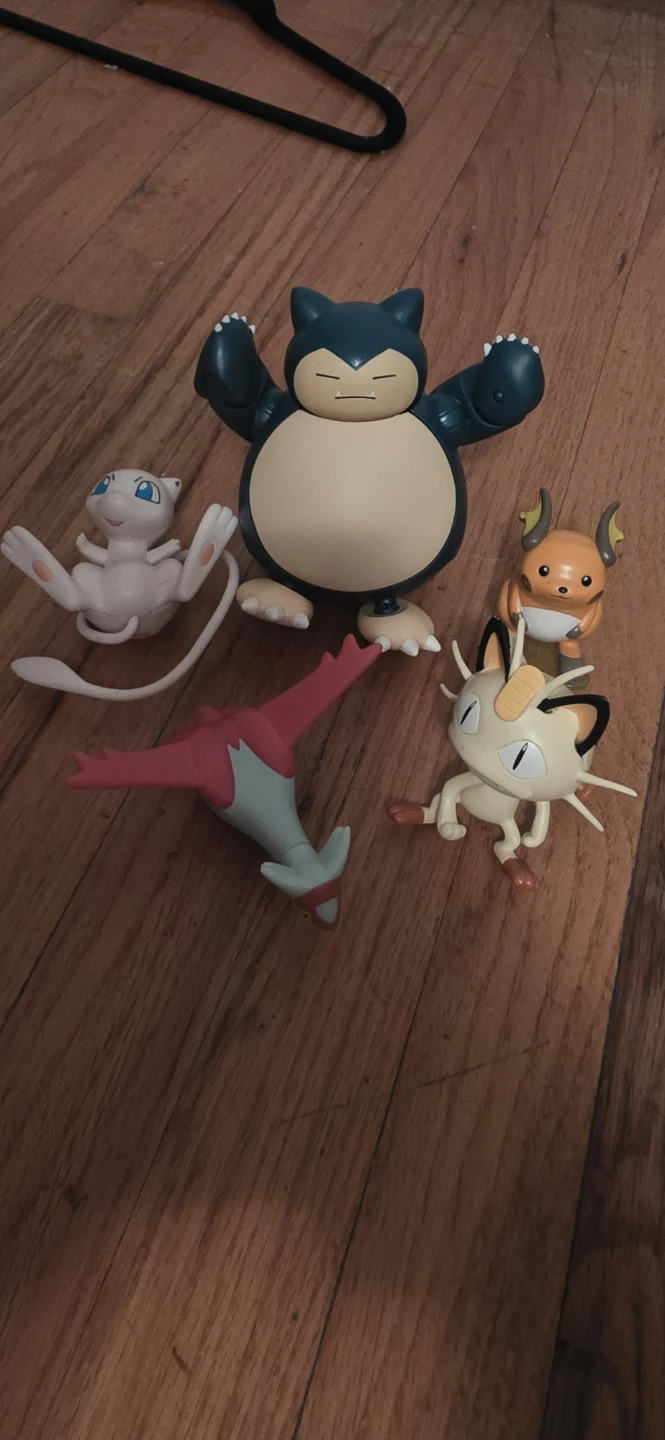 Set of 5 Pokemon Figures - photo 4