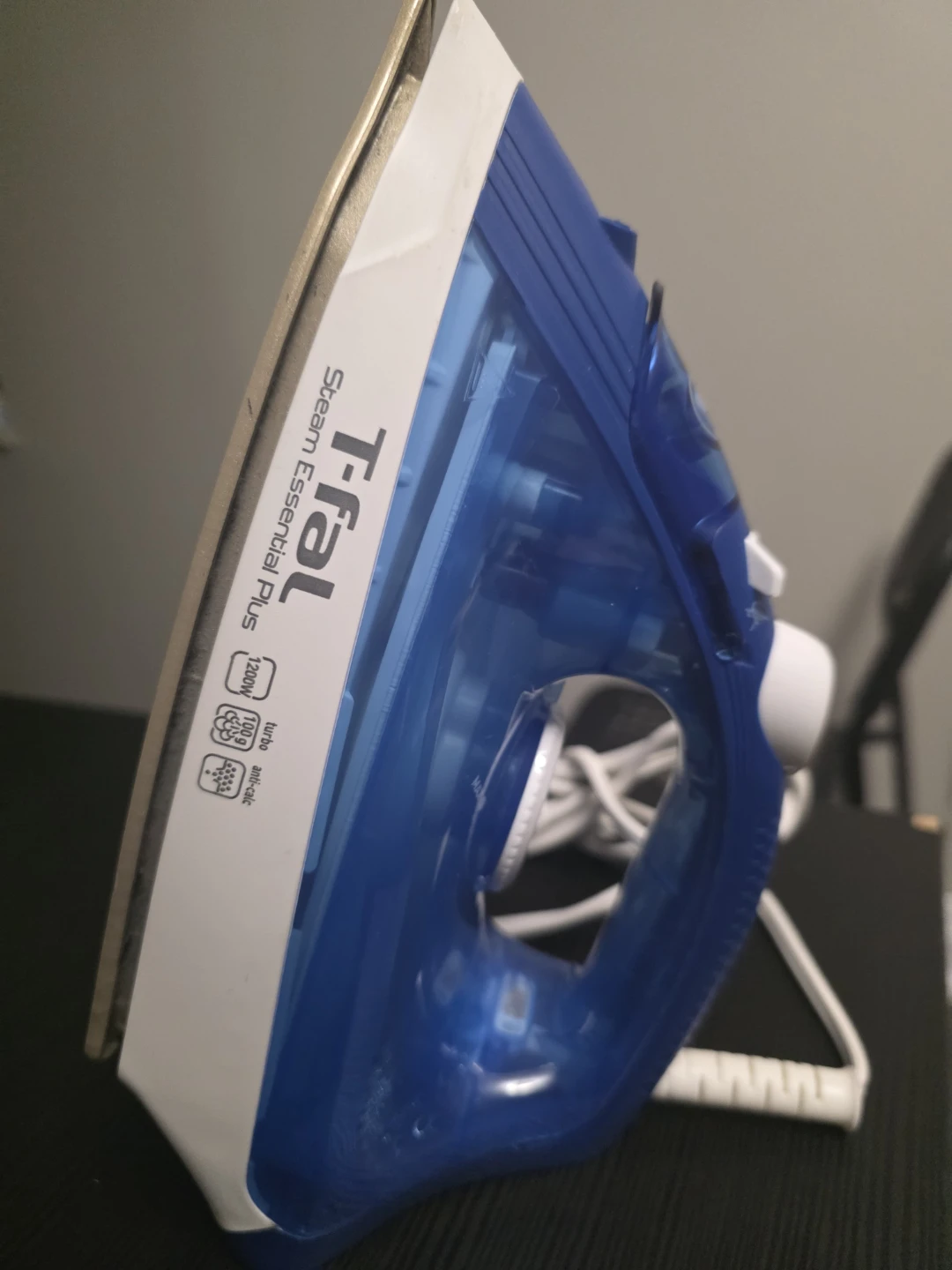 T-fal Steam Essential Plus Iron - photo 2