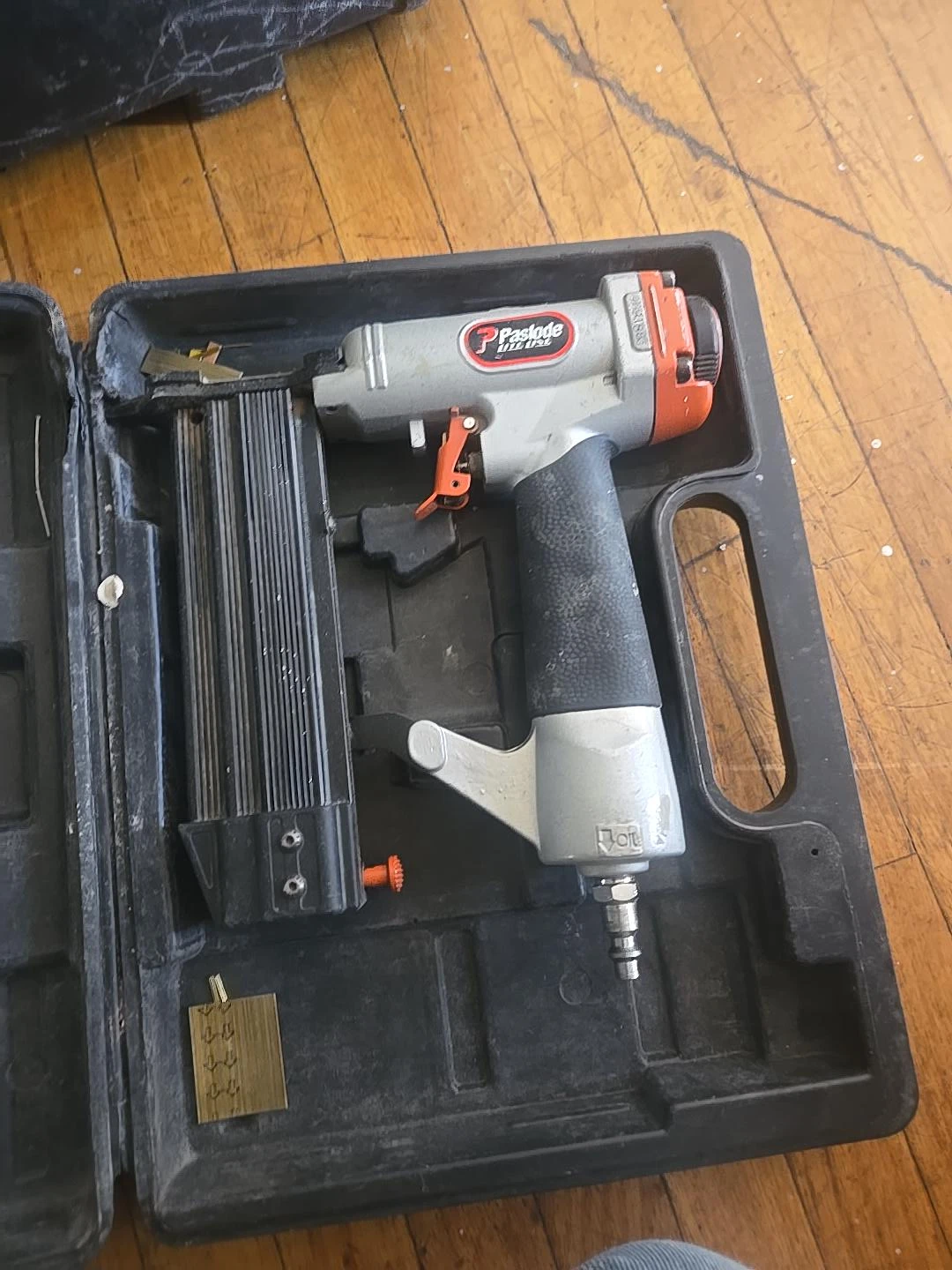 Paslode Lite Line Pneumatic NailerPaslode 11 gauge - photo 4